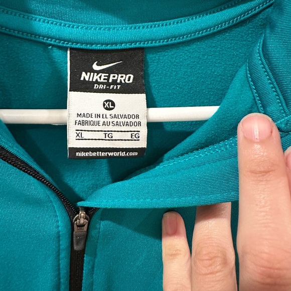 Nike Half-Zip Pullover - Picture 4 of 7